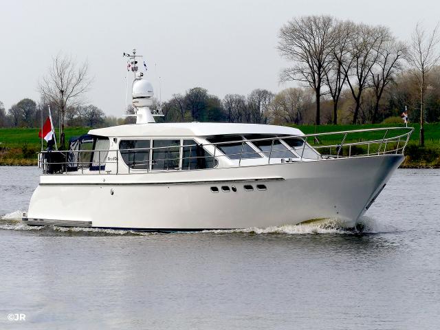 Verhoeven Jachtbouw custom Dutch motor yacht Grand Cru for sale