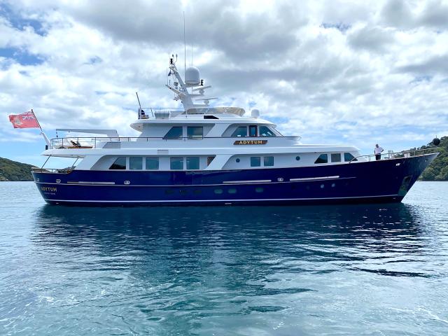 Hakvoort Shipyard De Vries Lentsch custom dutch motor yacht Adytum for sale