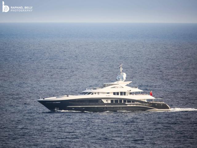 nl49.019-heesen-omega-architects-dutch-motor-yacht-01.jpg