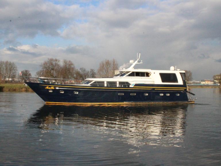 Van der Valk Shipyard Wheehouse Continental Dutch motor yacht Triton for sale