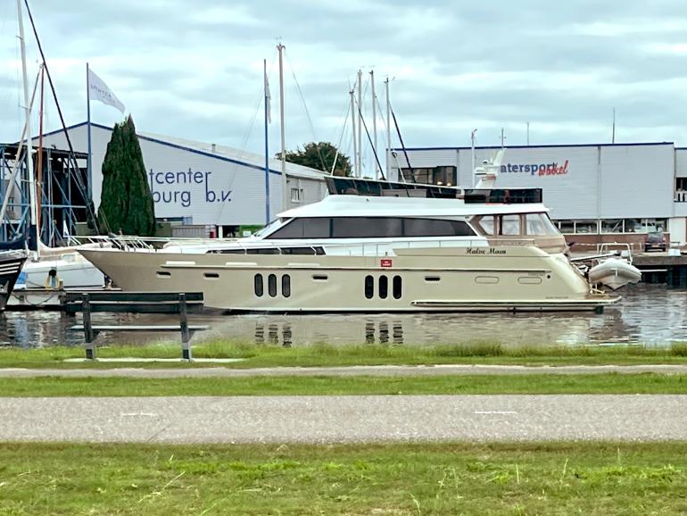 Pacific Shipyards Pearl Pacific Dutch motor yacht Halve Maen for sale