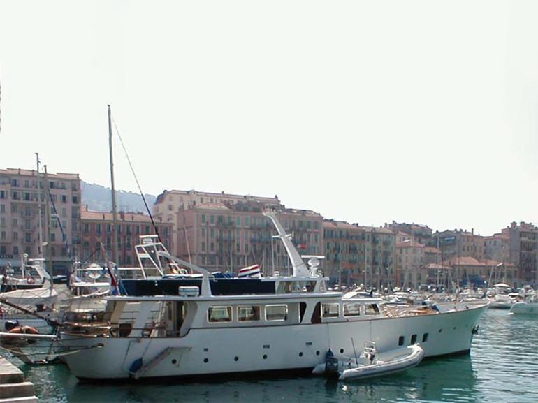 nl23.003-amsterdamsche-scheepwerf-g.-de-vries-lentsch-jr.-yachts-de-vries-lentsch-custom-dutch-motor-yacht-01.jpg