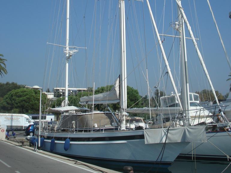 nl23.035-jongert-yachts-de-vries-lentsch-20d-dutch-sailing-yacht-01.jpg