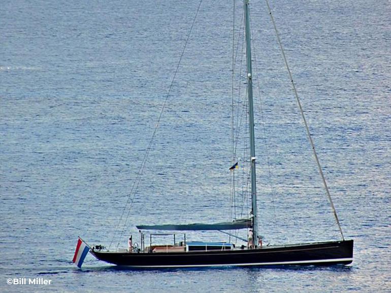 nl26.037-km-yachtbuilders-germán-frers-custom-dutch-sailing-yacht-01.jpg