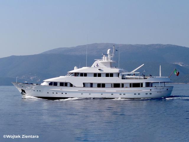 Amels Damen Yachting Bannenberg Rowell design custom Dutch motor yacht Sheergold for sale