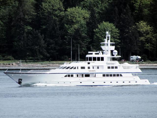 nl50.012-feadship-de-vries-de-voogt-naval-architects-custom-dutch-motor-yacht-01.jpg