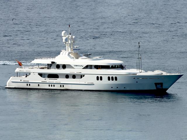 Amels Damen Yachting Terrence Disdale design Limited Edition Dutch motor yacht Mercury for sale