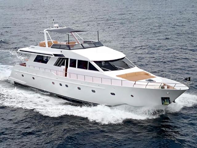 Heesen Versilcraft dutch motor yacht Lorca for sale