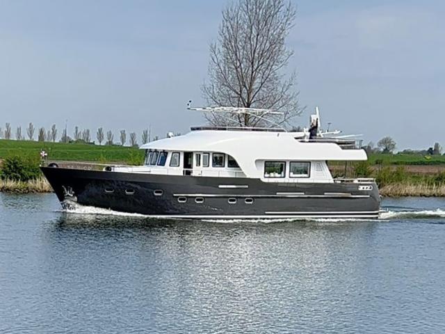 Bloemsma van Breemen Ginton Naval Architects custom Dutch motor yacht Dutch Lion for sale