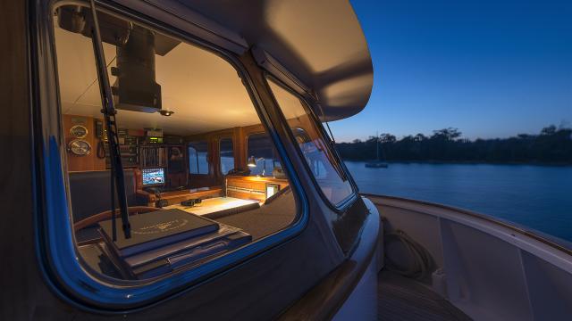 April Dutch yacht sales data report