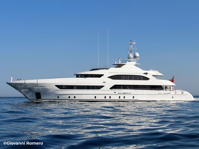 nl46.027-heesen-omega-architects-dutch-motor-yacht-01.jpg