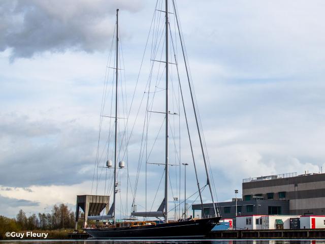 nl56.003-royal-huisman-shipyard-bv-dykstra-naval-architects-custom-dutch-sailing-yacht-01.jpg